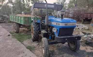 सिंगरौली: रेत का अवैध परिवहन करते हुए एक ट्रैक्टर वाहन को खुटार चौकी पुलिस ने लऊआ नदी से किया जब्त