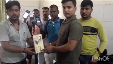 लखीसराय: जिला कृषि कार्यालय में खाद-बीज व कीटनाशक स्टोर के नए लाइसेंस धारियों को पॉस मशीन का किया गया वितरण