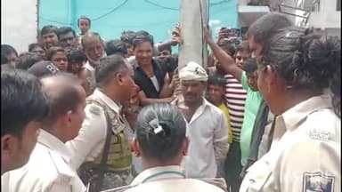 जमुई: छेड़खानी मामले में निमारंग मोहल्ला में व्यक्ति को बिजली पोल में बांधकर पीटा,किया डायल 112 की पुलिस के हवाले