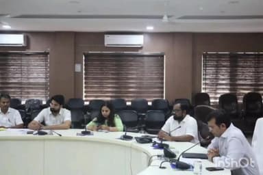 होशंगाबाद नगर: मतदाता सूची में नाम जोड़ने के आवेदनों का शीघ्र निराकरण करें: नर्मदापुरम कलेक्टर नीरज कुमार सिंह