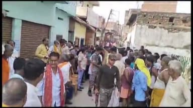 रफीगंज: रफीगंज में "मेरी माटी मेरा देश" अभियान के तहत कलश यात्रा में कलश लेकर बलिदानियों के घर पहुंचे औरंगाबाद लोकसभा सांसद