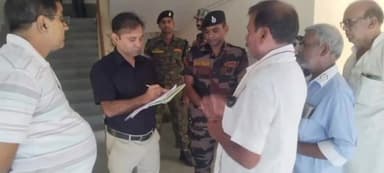 बरौली: गोपालगंज: जिला सभागार भवन में DM ने लगाया जनता दरबार जरूरतमंदो की फरियाद सुन निराकरण के लिए किया पहल