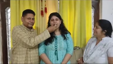 गाज़ियाबाद: शास्त्री नगर में रहने वाली आकांक्षा सिंह ने PCS-J मैं 131वीं रैंक हासिल कर जिले का नाम किया रोशन