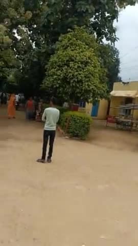 मड़िहान: एक बाइक पर सवार दुबेपुर के चार युवक गिरकर हुए घायल दो को सीएचसी राजगढ़ में कराया गया भर्ती