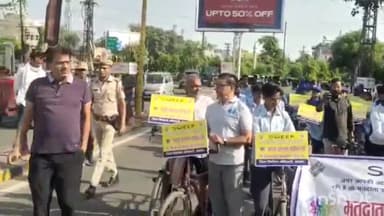 मालाखेड़ा: अलवर शहर में आज मतदाता जागरूकता साइकिल रैली का आयोजन किया गया, जिला कलेक्टर पुखराज सैनी दिखाइए हरी झंडी