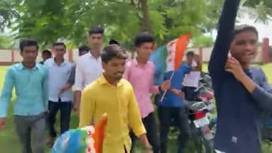 अजयगढ़: महाविद्यालय की 30 प्रतिशत सीट वृद्धि के लिए अजयगढ में NSUI ने कुलपति के नाम महाविद्यालय प्राचार्य को सौंपा ज्ञापन