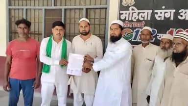 कैराना: पंजीठ गांव स्थित अलखैर कॉलोनी के लोगों ने राशन डीलर पर राशन नहीं देने का लगाया आरोप, डीएम से शिकायत