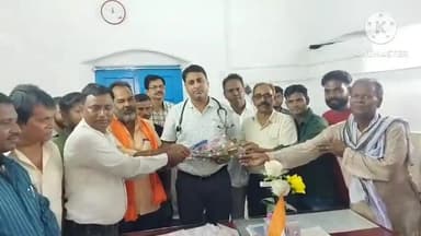 पतरातू: भुरकुंडा हॉस्पिटल में सेक्रेटरी संजय वर्मा के नेतृत्व में पहुंचे सभी युवाओं ने डॉक्टर नदीम सर को दी शुभकामनाएं
