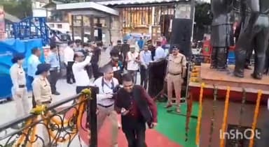 देहरादून: मुख्यमंत्री पुष्कर सिंह धामी ने मसूरी गोलीकांड में शहीद हुए शहीदों को दी श्रद्धांजलि