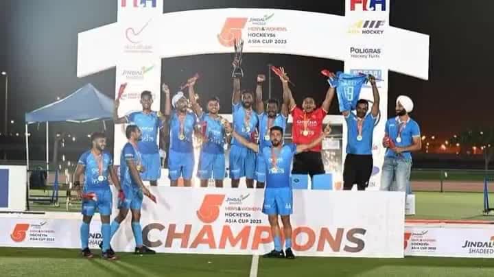 शानदार, अद्भुत एवं अविस्मरणीय टीम इंडिया!

 भारतीय पुरुष हॉकी टीम ने शानदार खेल का प्रदर्शन करते हुए अपने चिर प्रतिद्वंद्वी पाकिस्तान को 2-0 से हराकर अगले साल ओमान में होने वाले #Hockey5sAsiaCup एशिया कप के लिए अपना स्थान सुरक्षित कर लिया ह
