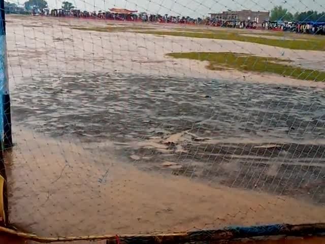 देवरी: #Salaiya maidan me barish key karan khel    
sthagit