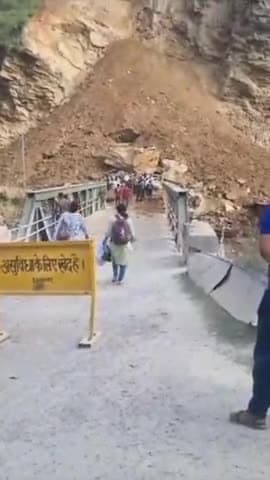 घाट: जिले में अभी भी 20 ग्रामीण सड़क मार्ग बंद आपदा कंट्रोल रूम से मिली जानकारी की अनुसार