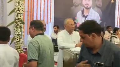 *गृहमंत्री दशगात्र कार्यक्रम में हुए शामिल* 
*स्व. श्री साहू के छायाचित्र पर पुष्प अर्पित कर दी श्रद्धांजलि*