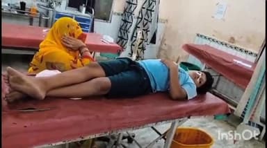 गोपालगंज: जगतौली गांव में मोबाइल चलाने से मना करने पर छात्र ने खाया कीटनाशक, हुआ अचेत, इलाज के लिए सदर अस्पताल में कराया गया भर्ती