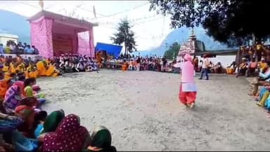 थराली: मीग गांव में आयोजित पांडव लीला में पांडव पशवो द्वारा गंगा स्नान, पांडु श्राद्ध किया गया