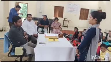 सुकमा: गादीरास में सुकमा कलेक्टर और सीआरपीएफ के कमांडेंट ने किया सिलाई प्रशिक्षण केंद्र का निरीक्षण