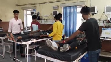 नांगल राजावतान: डिवाइडर से बाइक टकराने से दो लोग हुए घायल को करवाया दोसा जिला चिकित्सालय में भर्ती घटना बड़ागांव हाईवे पर