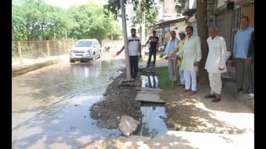 रेवाड़ी: गंदा नाला ओवरफ्लो होने से लोग परेशान सड़क पर फैला गंदा पानी वार्ड नंबर 9 श्याम कॉलोनी की घटना