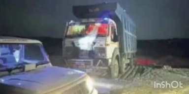 खाजूवाला: अवैध जिप्सम खनन मामला, वन कर्मियों को घेरा, चक 15 केजेडी में जिप्सम से भरे दो डंपर ट्रक छुड़ा ले गए बदमाश,