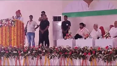 फलौदी: प्रदेश के सीएम अशोक गहलोत फलोदी के दौरे पर रहे, शैतान सिंह स्टेडियम में आयोजित जनसभा को किया संबोधित