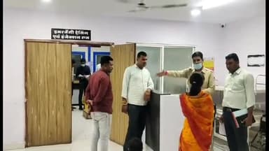 देवास नगर: देवास के मधु मिलन चौराहे पर ई रिक्शा को अज्ञात कार ने मारी टक्कर, तीन घायल एक बालक की हुई मौत