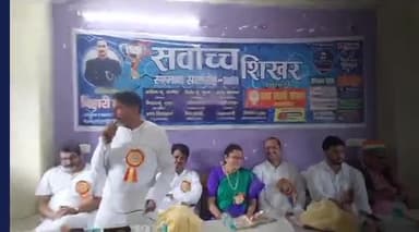 जहानाबाद: स्थानीय राज दरबार होटल में सर्वोच्च शिखर सम्मान समारोह का हुआ आयोजन, सदर विधायक मखदुमपुर विधायक सहित कई लोग हुए शामिल ।