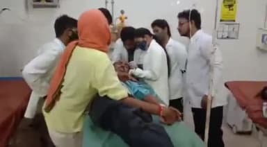 जौनपुर: बक्शा में बोलेरो की टक्कर से एक व्यक्ति हुआ घायल, जिला अस्पताल में कराया गया भर्ती