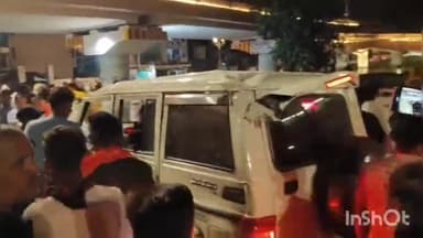 लाडपुरा: कुन्हाड़ी रोटरी फ्लाईओवर पर तेज रफ्तार बोलेरो जीप दीवार से टकराकर पलटी एक युवक घायल देर रात की घटना