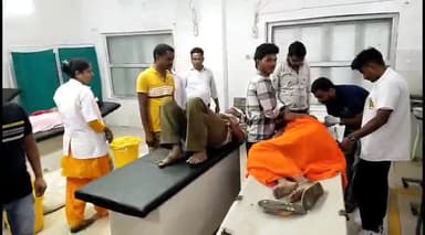 इटावा: सिविल लाइन इलाके में तेज रफ्तार कार ने लोडर में मारी टक्कर,हादसे में माँ बेटी समेत 5 लोग घायल इलाज जारी