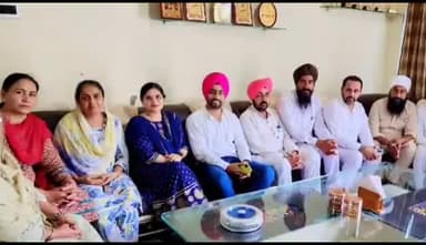 ਤਰਨਤਾਰਨ: ਤਰਨਤਾਰਨ ਤੋ ਆਮ ਆਦਮੀ ਪਾਰਟੀ ਦੀ ਜ਼ਿਲਾਂ ਯੂਥ ਵਿੰਗ ਪ੍ਰਧਾਨ ਰੁਪਿੰਦਰ ਕੌਰ ਸੰਧੂ ਨੇ ਪਿੰਡ ਜੌਹਲ ਰਾਜੂ ਸਿੰਘ ਵਾਲਾ  ਵਿਖੇ  ਕੀਤੀ ਮੀਟਿੰਗ