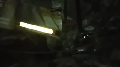 करछना: कांटी गांव के पास तेज रफ्तार ट्रक अनियंत्रित होकर सड़क किनारे एक बच्ची सहित भैंस के दो बच्चों को टक्कर मारकर किया घायल