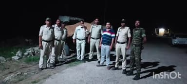 देवसर: गजराबहरा गाँव में अवैध रेत परिवहन कर रहे ट्रैक्टर को खनिज विभाग की टीम ने किया जप्त, चालक पर खनिज चोरी का मामला दर्ज