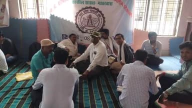 गाडरवारा: अपनी विभिन्न को मांगो को लेकर गाडरवारा तहसील के सभी पटवारियों ने रक्तदान शिविर का किया आयोजन