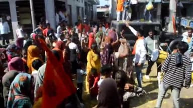 गंगरार: जावदा निमड़ी में धाकड़ समाज के आराध्य देव धरणीधर भगवान के जन्मोत्सव पर निकाली शोभायात्रा।