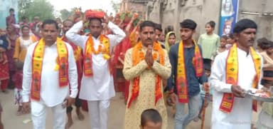 चंदौसी: रामनगर गांव में श्रीमद् भागवत कथा का हुआ शुभारंभ महिलाओं ने निकाली कलश यात्रा