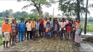 सर्गीपाल  में प्रस्तावित ट्रांसपोर्ट नगर के विरोध में ग्रामीणों के साथ आम आदमी पार्टी खड़ी है ।