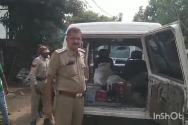 धरमपुरी: सुंद्रेल मार्ग स्थित एक घर से आबकारी विभाग की टीम ने छापेमारी कर भारी मात्रा में अंग्रेजी शराब को किया जब्त