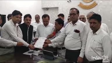 कन्नौज: हापुड़ में अधिवक्ताओं पर लाठीचार्ज मामले को लेकर कन्नौज के अधिवक्ताओं ने डीएम को सौंपा ज्ञापन