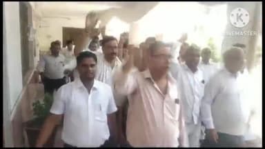 शिकोहाबाद: तहसील कार्यालय परिसर में अधिवक्ताओं ने एसडीएम को सौंपा ज्ञापन, हापुड़ की घटना के विरोध में जमकर की नारेबाजी