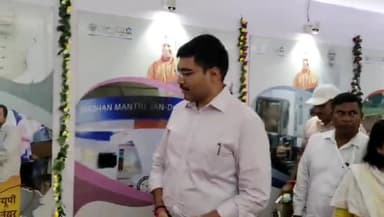 चंदौसी: नगर पालिका स्थित गांधी पार्क में सरकार की योजनाओं को लेकर तीन दिवसीय प्रदर्शनी का डीएम ने फीता काटकर किया शुभारंभ