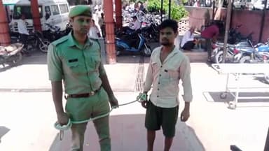 हाथरस: गांव रुहेरी से पुलिस ने दुष्कर्म के आरोपी युवक को किया गिरफ्तार, जिला अस्पताल लाकर कराया डॉक्टरी परीक्षण और भेजा जेल