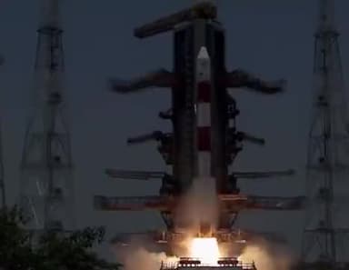 #mission #adityaL1 की उड़ान भरने का पल, पूरे विश्व के लिए ऐतिहासिक. भारत माता की जय ☀🔴✊🇮🇳💐🙏🌳🌏