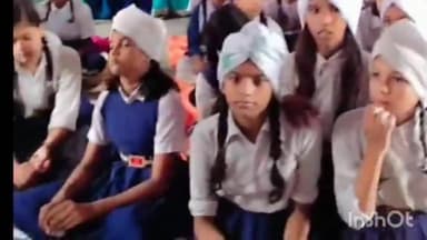 डुमरांव: डुमरांव में सरकारी-गैर सरकारी शिक्षण संस्थानों में मना शिक्षक दिवस, कहीं केक कटा तो कहीं सांस्कृतिक कार्यक्रम हुए आयोजित