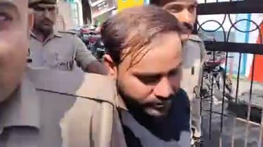 मुरादाबाद: शादी का झांसा देकर महिला से अवैध संबंध बनाने के मामले में पीड़िता ने एसएसपी कार्यालय के बाहर किया हंगामा