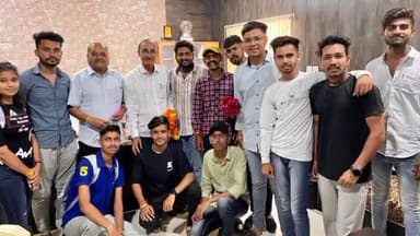 होशंगाबाद नगर: नर्मदापुरम शहर के नर्मदा महाविद्यालय में अखिल भारतीय विद्यार्थी परिषद ने शिक्षकों का किया सम्मान