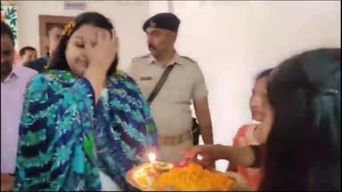 हज़ारीबाग: समाहरणालय सभागार में शिक्षक दिवस पर डीसी ने उत्कृष्ट कार्य करने वाले शिक्षकों व शिक्षकेतर कर्मियों को किया सम्मानित