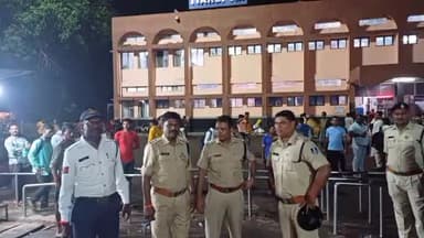 इटारसी: इटारसी रेलवे स्टेशन के सामने एसपी गुरुकरण सिंह के निर्देश पर सिटी कोतवाली द्वारा चलाया गया सघन वाहन चेकिंग अभियान