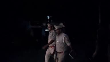 गोंडा: चेहल्लुम व जन्माष्टमी को लेकर धानेपुर पुलिस ने थानाध्यक्ष की अगुवाई में कस्बा धानेपुर में पैदल गश्त कर दिया सख्त निर्देश