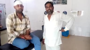 इटावा: लोधी मोहल्ले में प्लॉट की नापजोख करा रहे व्यक्ति पर लेखपाल के सामने विपक्षियों ने लाठी-डंडों से किया हमला, दो लोग घायल