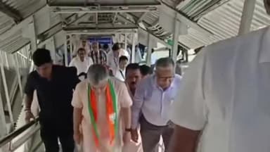 रतलाम नगर: रतलाम पहुंचे रेल मंत्री अश्विनी वैष्णव से शहर व ग्रामीण विधायक ने स्टेशन विकास व ट्रेनों के ठहराव को लेकर की चर्चा